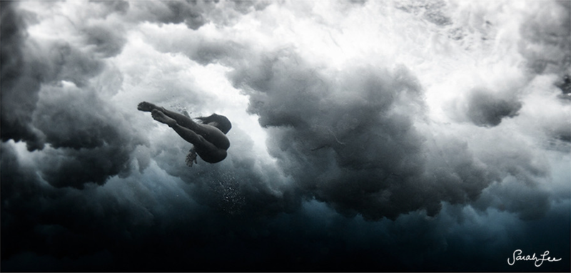 Illustration for article titled The beautiful and surreal sensuality of Sarah Lee's underwater photos